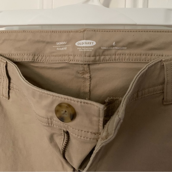 2 for $20🌟 Old Navy khaki pants - Picture 3 of 5